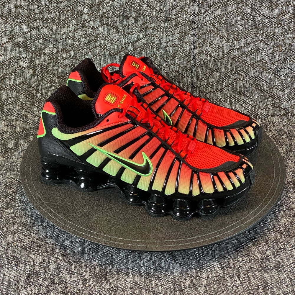 Nike Shox TL Men's 11 Sneaker Light Crimson / Black Green Strike